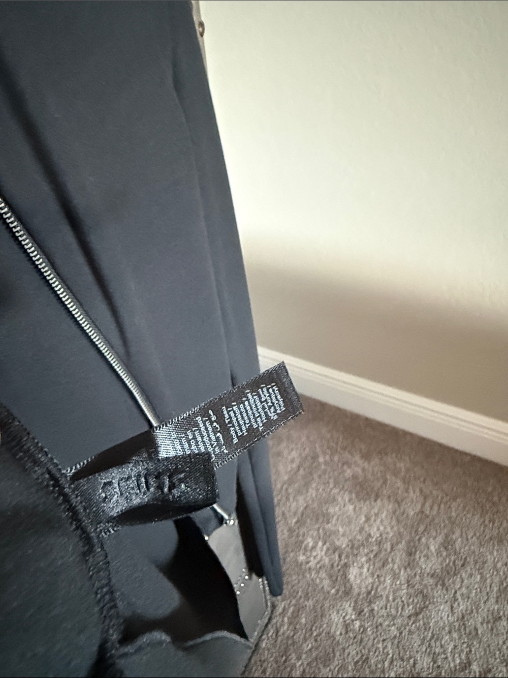 SKIMS Black Women's Zip-Front Jacket - Picture 2 of 3